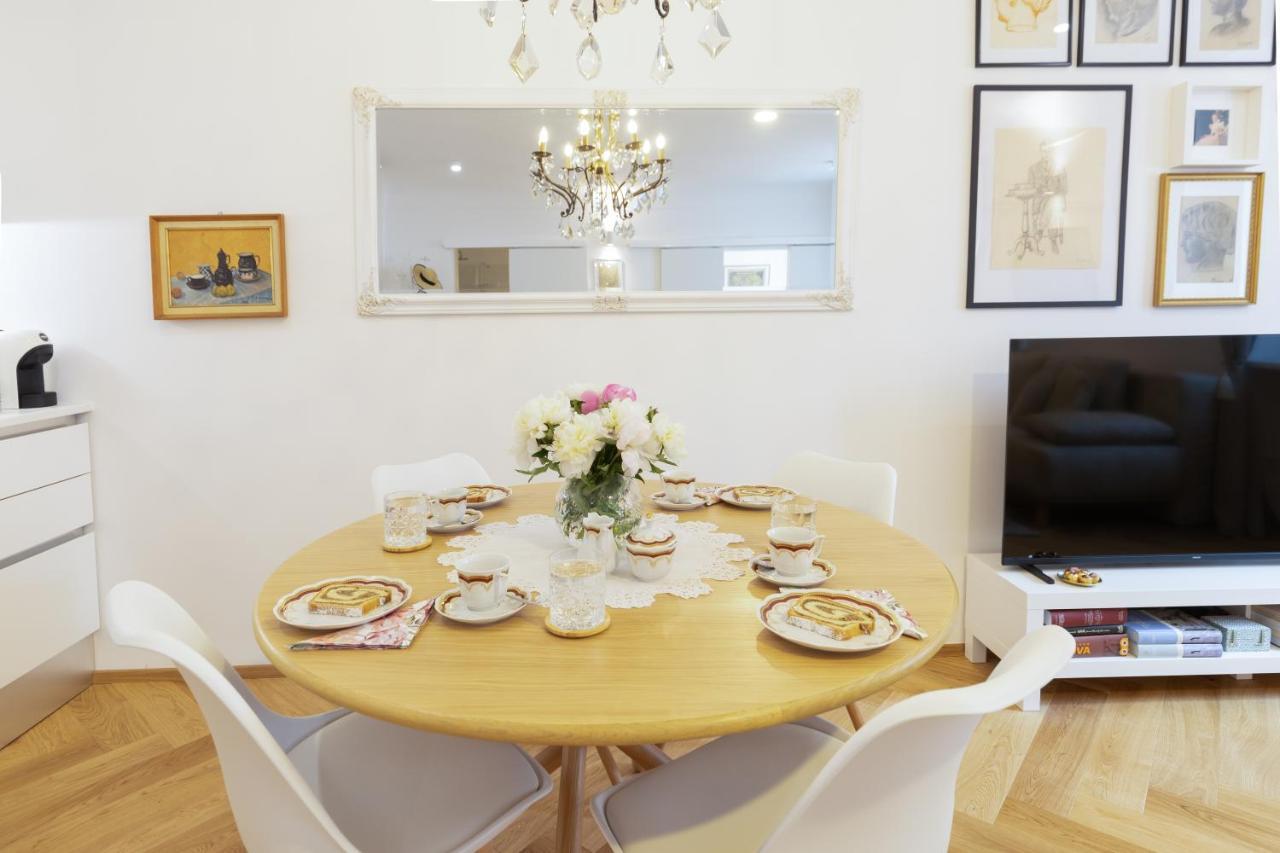 Stylish Apartment In Historical Center Laibach Exterior foto